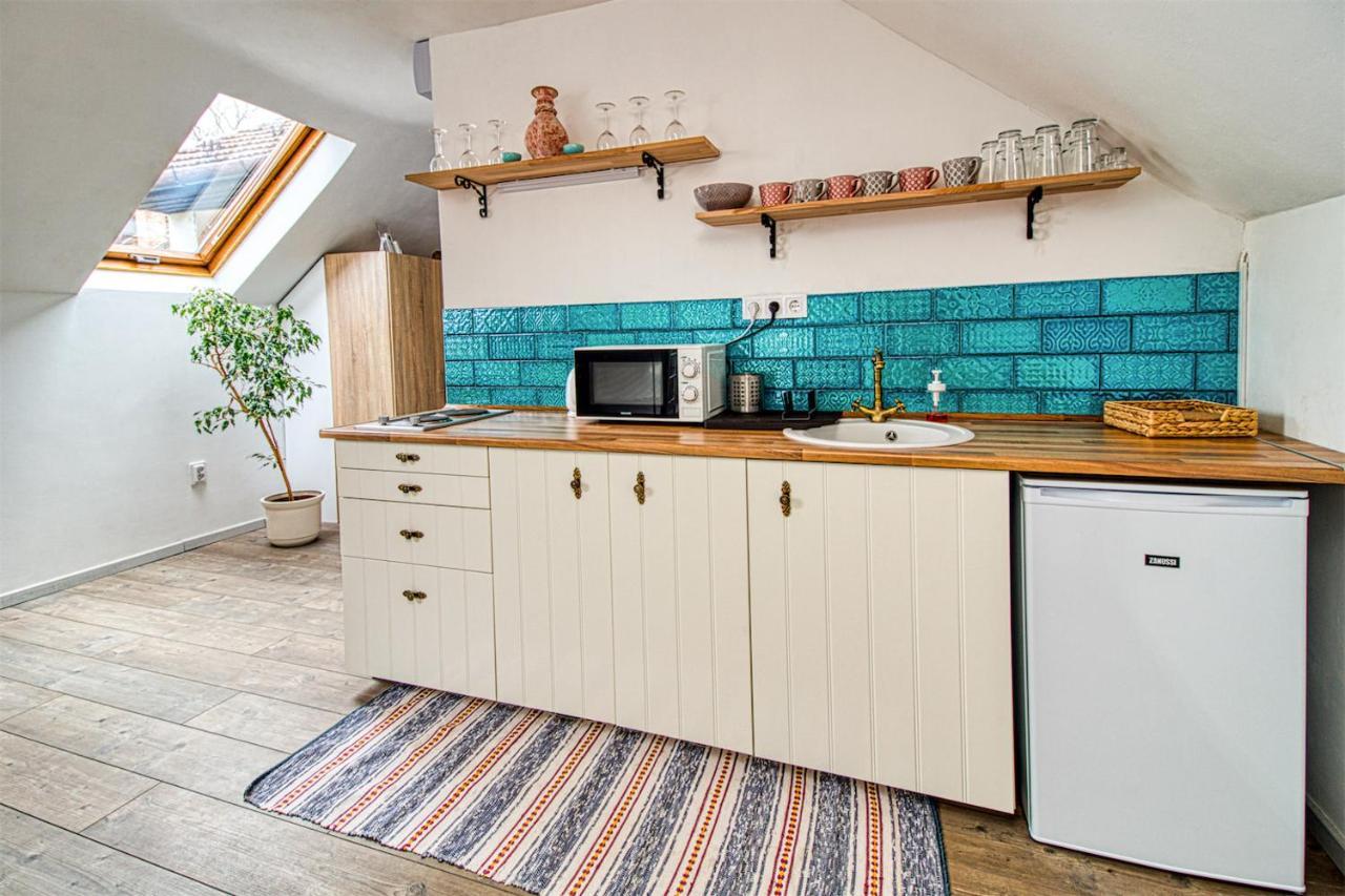 Boholand Apartman Егер Екстериор снимка